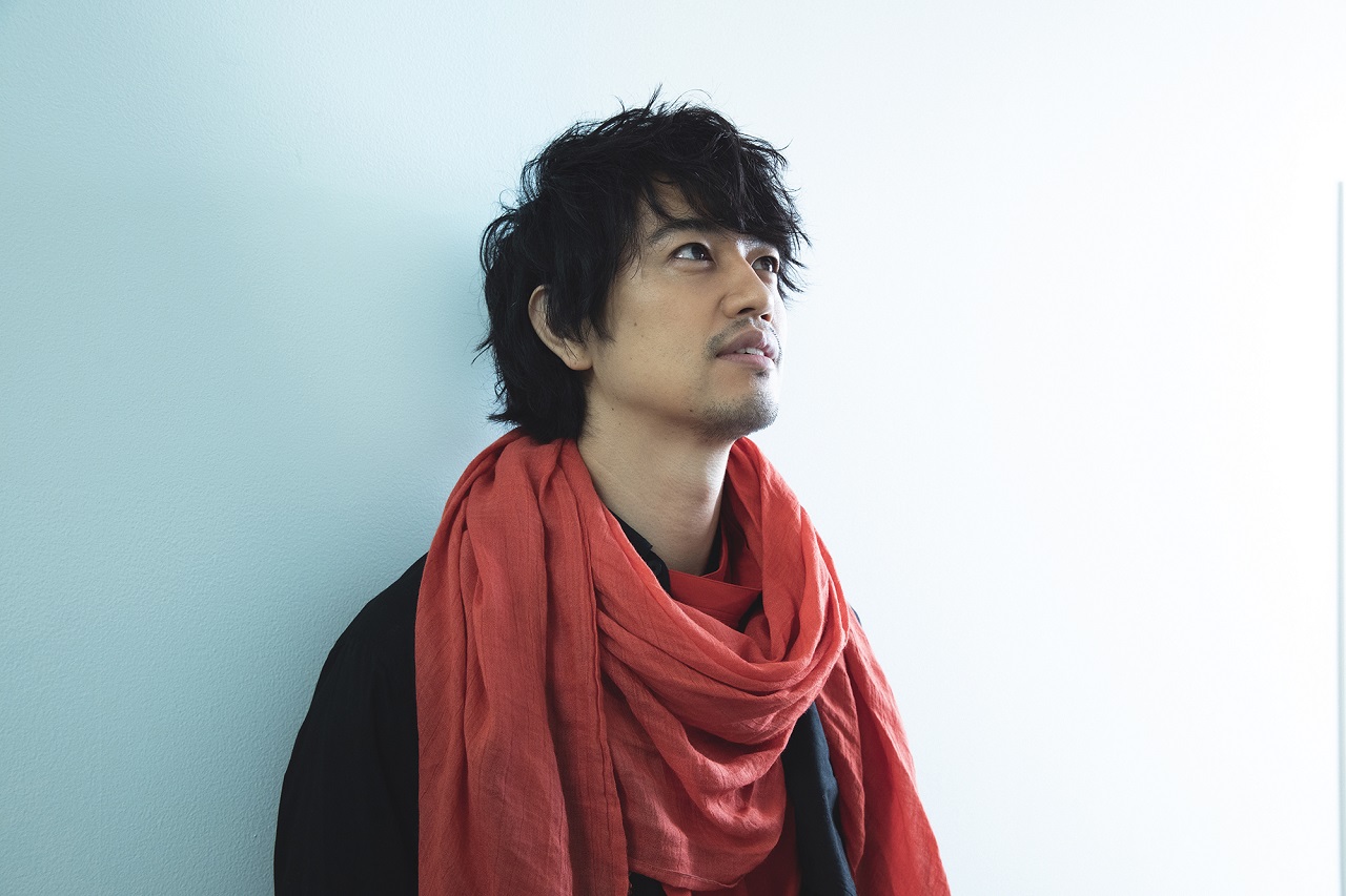 斎藤 工（さいとう・たくみ）さん
1981年8月21日生まれ。東京都出身。モデルを経て2001年に俳優デビューし、ドラマや映画などで活躍中。齊藤工名義で映画のプロデュースも手掛け、2018年の初長編監督映画「blank13」は国内外の映画祭で8冠を獲得。モノクロ写真家としても活躍中。
