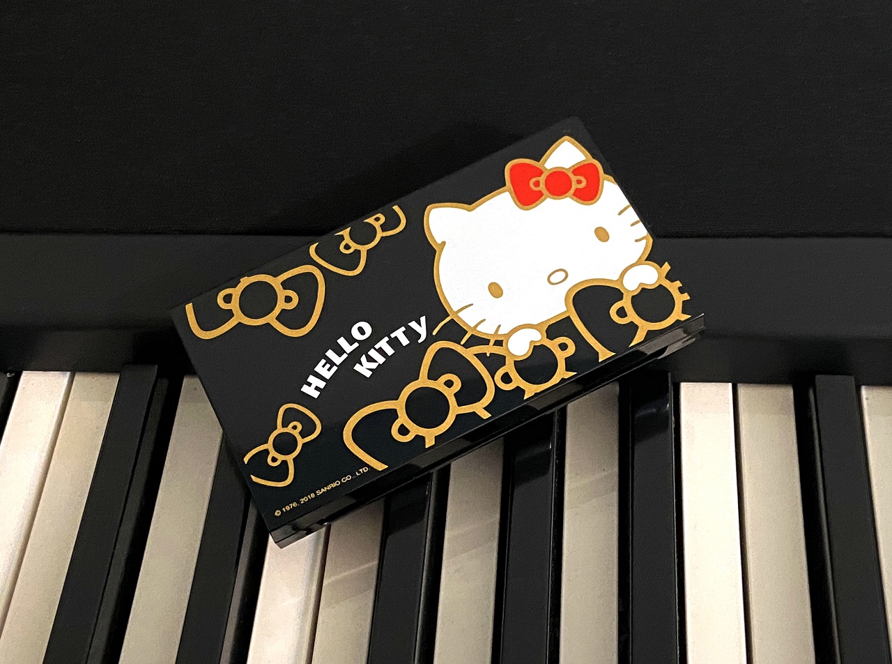 Hello Kitty 8格奢華黑金彩盒 150台湾ドル